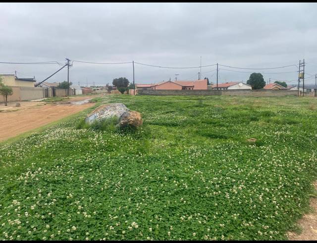 270M² VACANT LAND FOR SALE IN STRETFORD